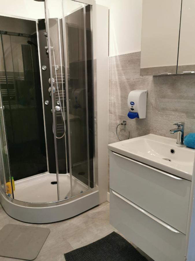 Les Appartements Du Marche Dinan Eksteriør bilde