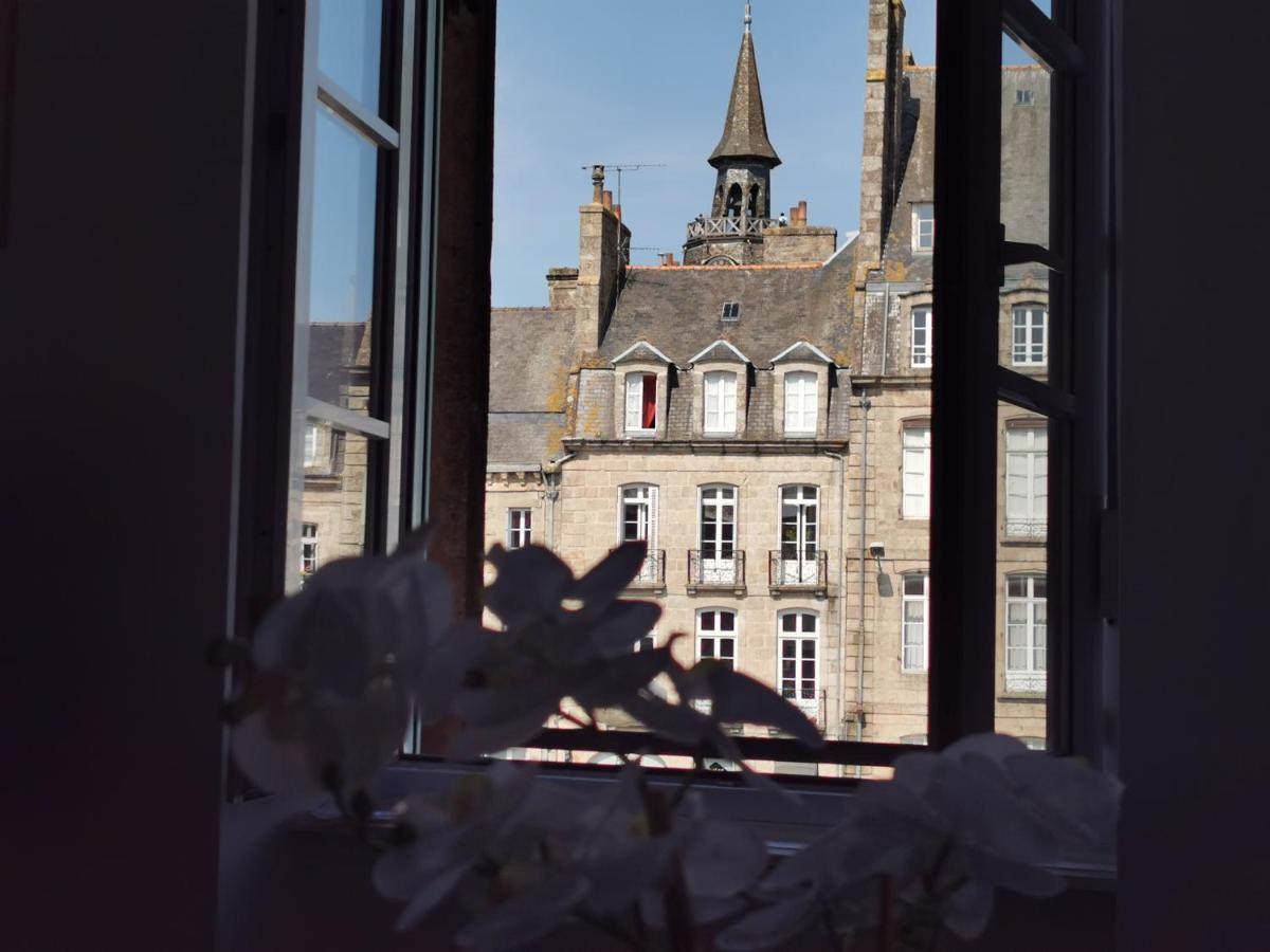Les Appartements Du Marche Dinan Eksteriør bilde